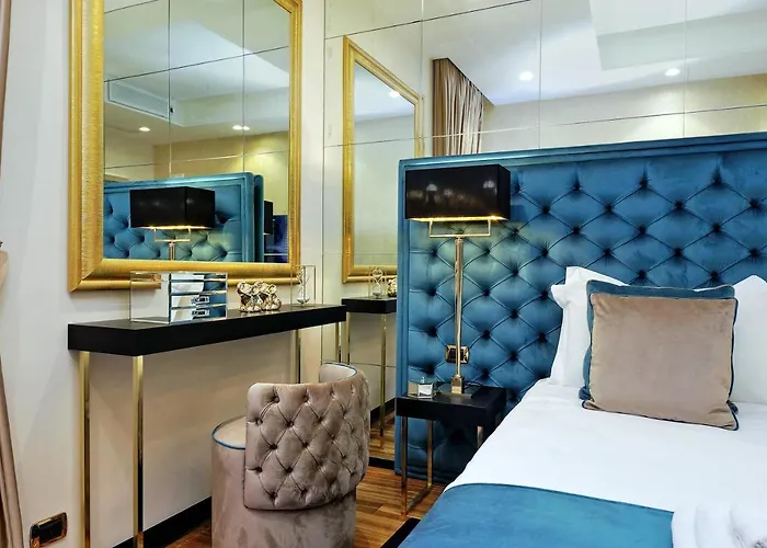 Trevi Diamond Luxury Suites & Jacuzzi
